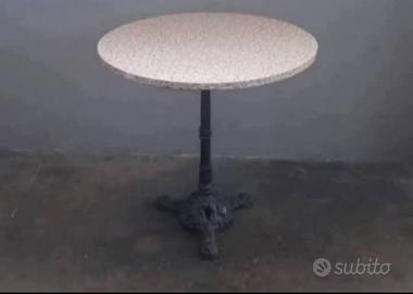 Tavolino da bar con base in ghisa