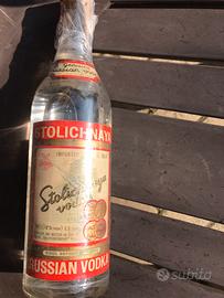 Vecchia bottiglia vodka prodotta e usrr