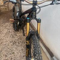 YT CAPRA 2017 FULL CARBON