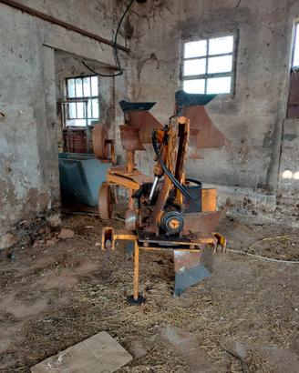 Aratro bivomere mipra