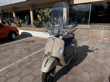VESPA PIAGGIO 310 GTS AZIENDALE 900 KM