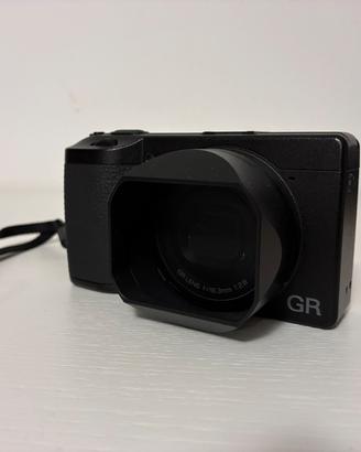 Ricoh GR IV + accessori