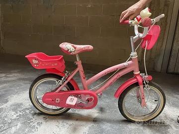 Bicicletta HELLO KITTY con cestino e rotelle