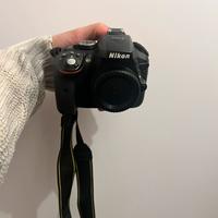 Nikon D5300 + obiettivo 18-105mm VR – kit completo