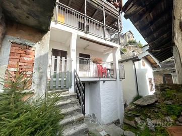 CASA SEMINDIPENDENTE A COSSOGNO
