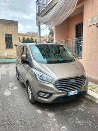 Furgone Ford Custom 2021 persone 8 posti 