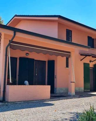 Villa indipendente con ampio giardino