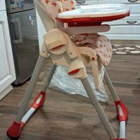 Seggiolone e sedia da tavolo