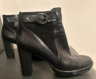 Stivaletto con tacco donna Tod’s