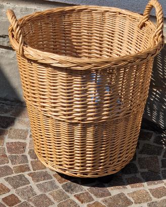 cesto in vimini portabiancheria