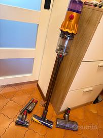 Dyson V12 Detective Slim con accessori
