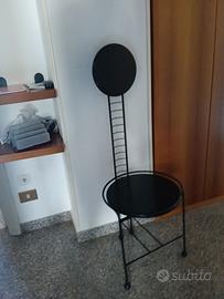 sedia, tavolino e altre 