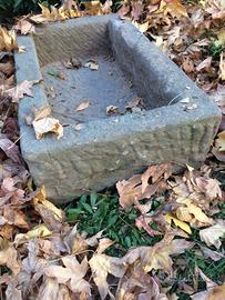 MANGIATOIA ANTICA IN PIETRA