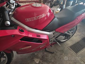 Honda VFR 750