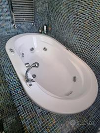 Vasca Idromassaggio Jacuzzi