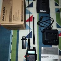 radio baofeng uv-5r mai utilizzato nuovo