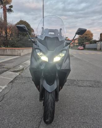 scooter t max 560  2023