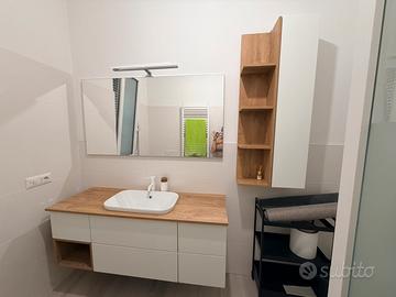 Mobile bagno sospeso moderno