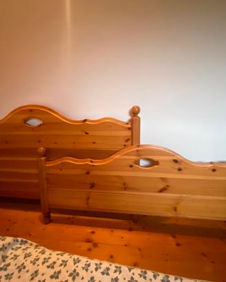 Letto matrimoniale alla francese in legno rustico