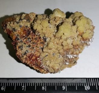 Minerale: Mimetite su calcite