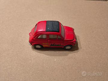 Modellino Fiat 500 rossa