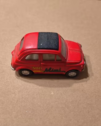 Modellino Fiat 500 rossa
