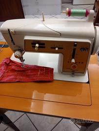 Macchina da cucire Singer anni 60