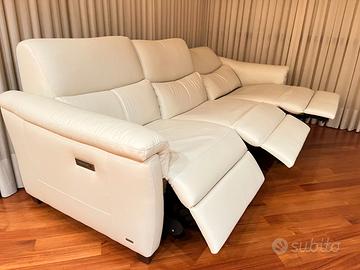 Divano Relax Natuzzi in vera pelle pieno fiore