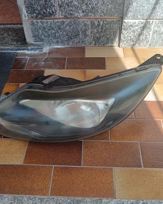 fari anteriori ford focus  mk3 berlina 2011 