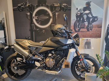 Husqvarna Svartpilen 801 PROMOZIONE