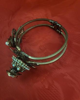 Bracciale con perle bianche ,tipo oro antico,