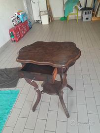 Tavolino antico
