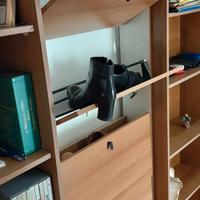 Due scarpiere e tre librerie