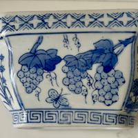 Vaso ceramica blu cinese uva farfalla Ben Rickert