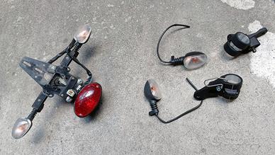 Ricambi Originali Moto Guzzi V9 V7 (Frecce e Stop)