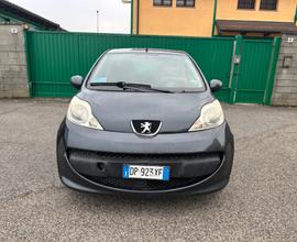 Peugeot 107 BENZINA NEOPATENTATI