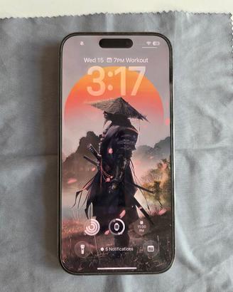 Bundle iPhone 15 Pro + Apple Watch 7 + Accessori