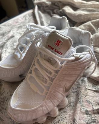 NIKE SHOX TG 40