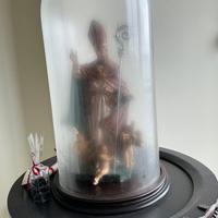 Campana di vetro con santo in cartapesta