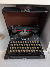 Macchina da scrivere portatile Oliver