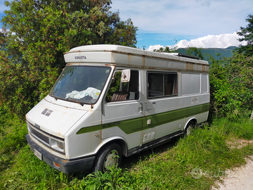 Camper d'epoca Mobilvetta su Fiat 242 del 1980