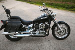 Yamaha Dragstar 650 Dark Night compreso passaggio