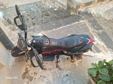 Moto elettrica Aprilia Dorsoduro 