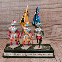 3 soldatini di metallo dipinti 1/72 "Spanish Pikem