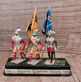 3 soldatini di metallo dipinti 1/72 "Spanish Pikem