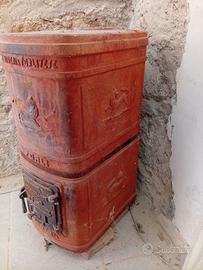 stufa in terracotta vintage