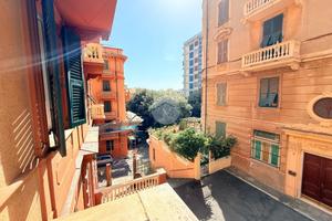 5 LOCALI A GENOVA