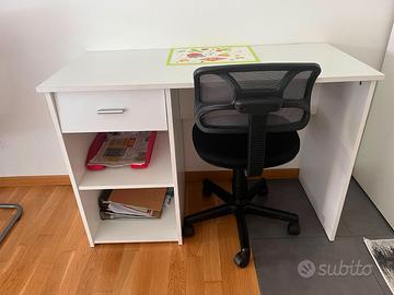 Scrivania con Sedia