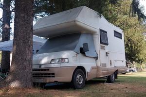 Camper mansardato ci mizar 5 posti