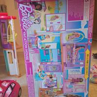 Casa delle Vacanze Barbie + Barbie e accessori